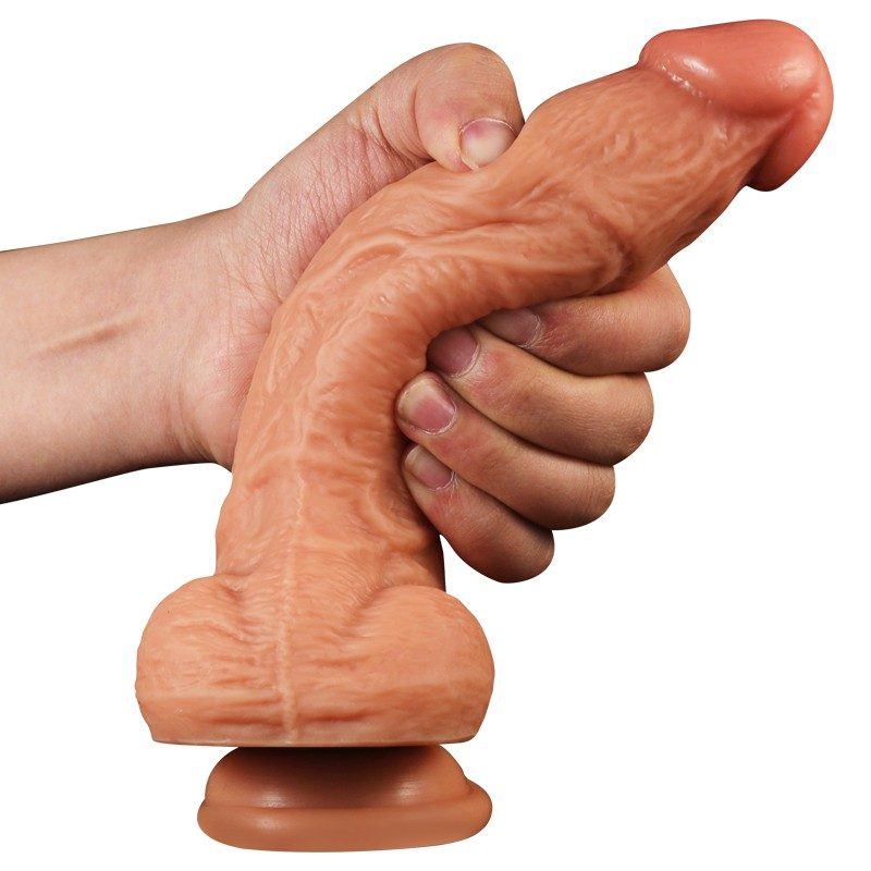 Manwal na Phallus: Pinalapal at Pinalaki, Kulay Balat