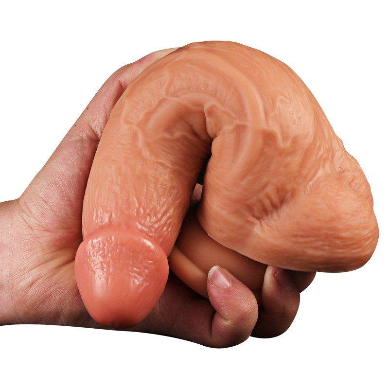 Manwal na Phallus: Pinalapal at Pinalaki, Kulay Balat